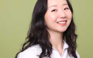 Headshot of Kelly Zhong
